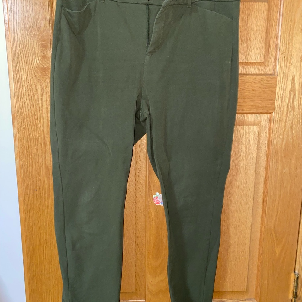 Old Navy Khaki Pixie Pants